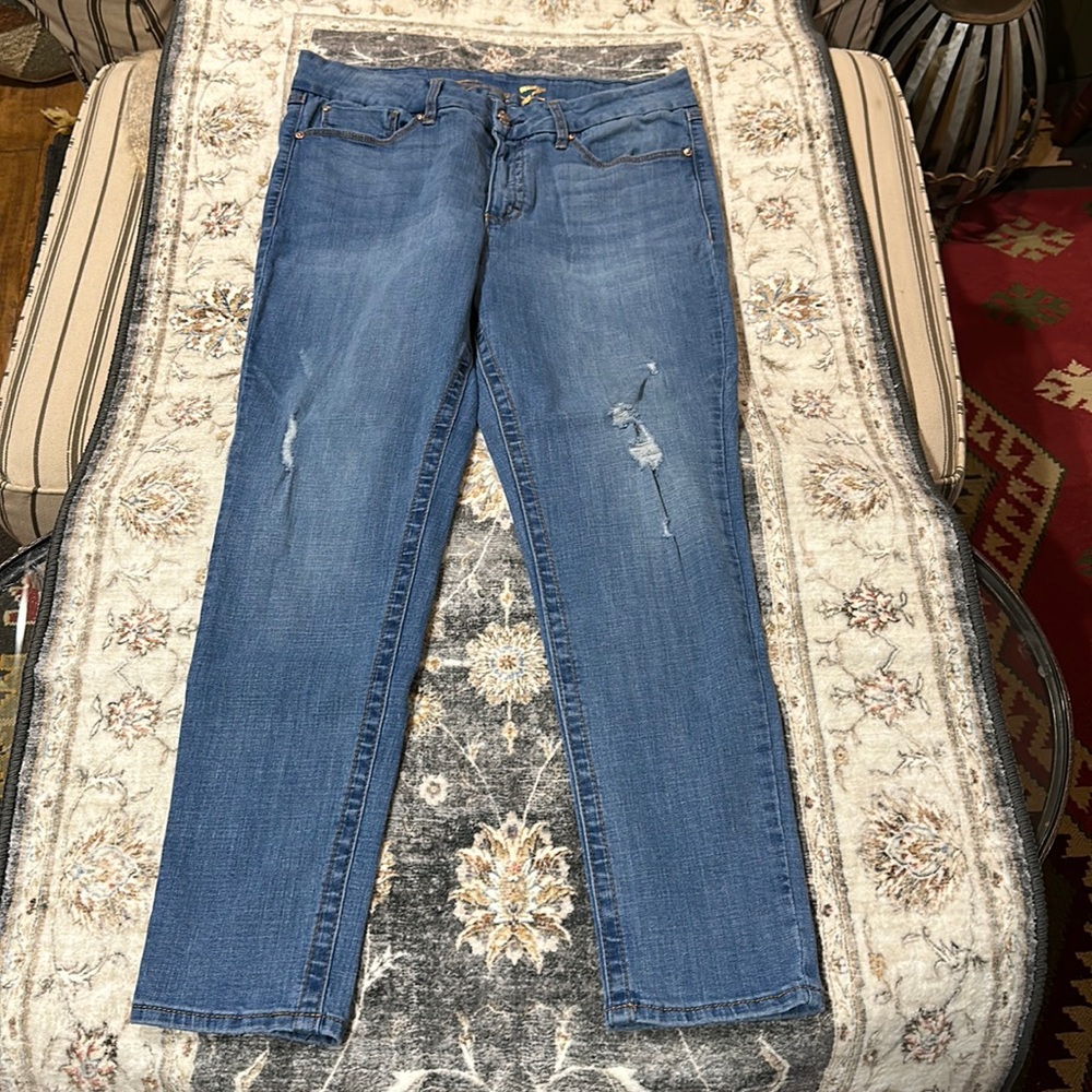 Seven7 Distressed Faded Wash Tummyless High Rise Five Pocket Skinny Jeans - EUC